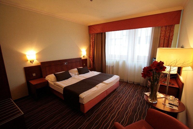 Luxury Family Hotel Bila Labut プラハ エクステリア 写真
